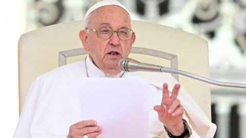 Pápež František zablahoželal prezidentovi SR, uistil ho o svojich modlitbách
