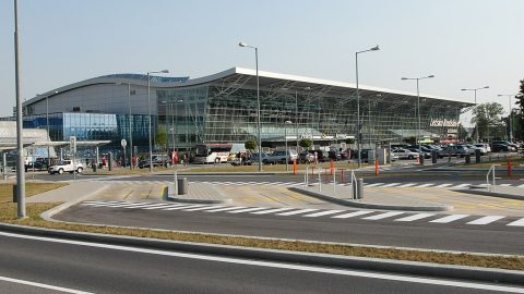 Polícia: Letisko v Bratislave evakuujú, niekto tam nahlásil bombu