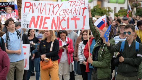 Vo viacerých mestách ľudia vo štvrtok protestovali proti krokom vedenia Ministerstva kultúry (+Foto)