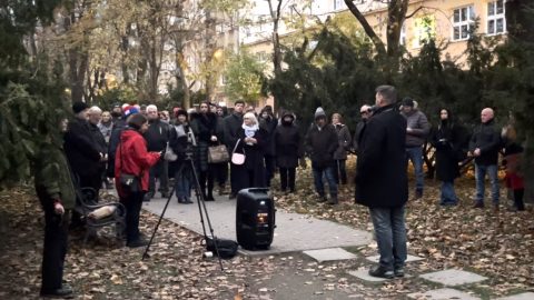 Na Jakubovom námestí v Bratislave zazneli varovania pred spochybňovaním zločinov komunizmu