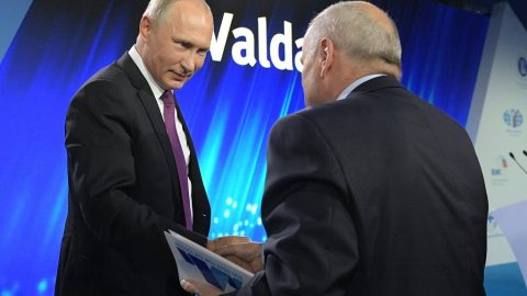 V. Putin udelil J. Čarnogurskému ruské vyznamenanie Rad cti