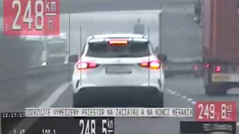 Vodič na D1 pri Dubnici nad Váhom prekročil rýchlosť o 118 km/h